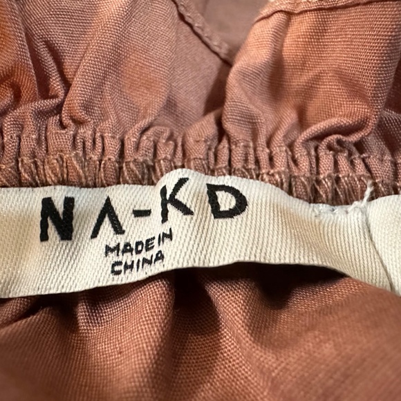 NWT NA-KD.com Organic Flounce Off Shoulder Blouse in Pink - Picture 3 of 7